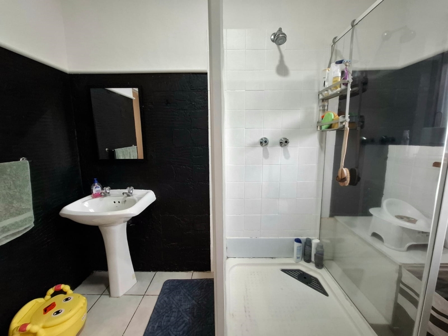 2 Bedroom Property for Sale in Tweespruit Estate Western Cape